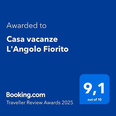 Casa Vacanze L'Angolo Fiorito Беттолле Екстер'єр фото